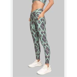 Wolven Jungle Helix Crossover Pocket Leggings